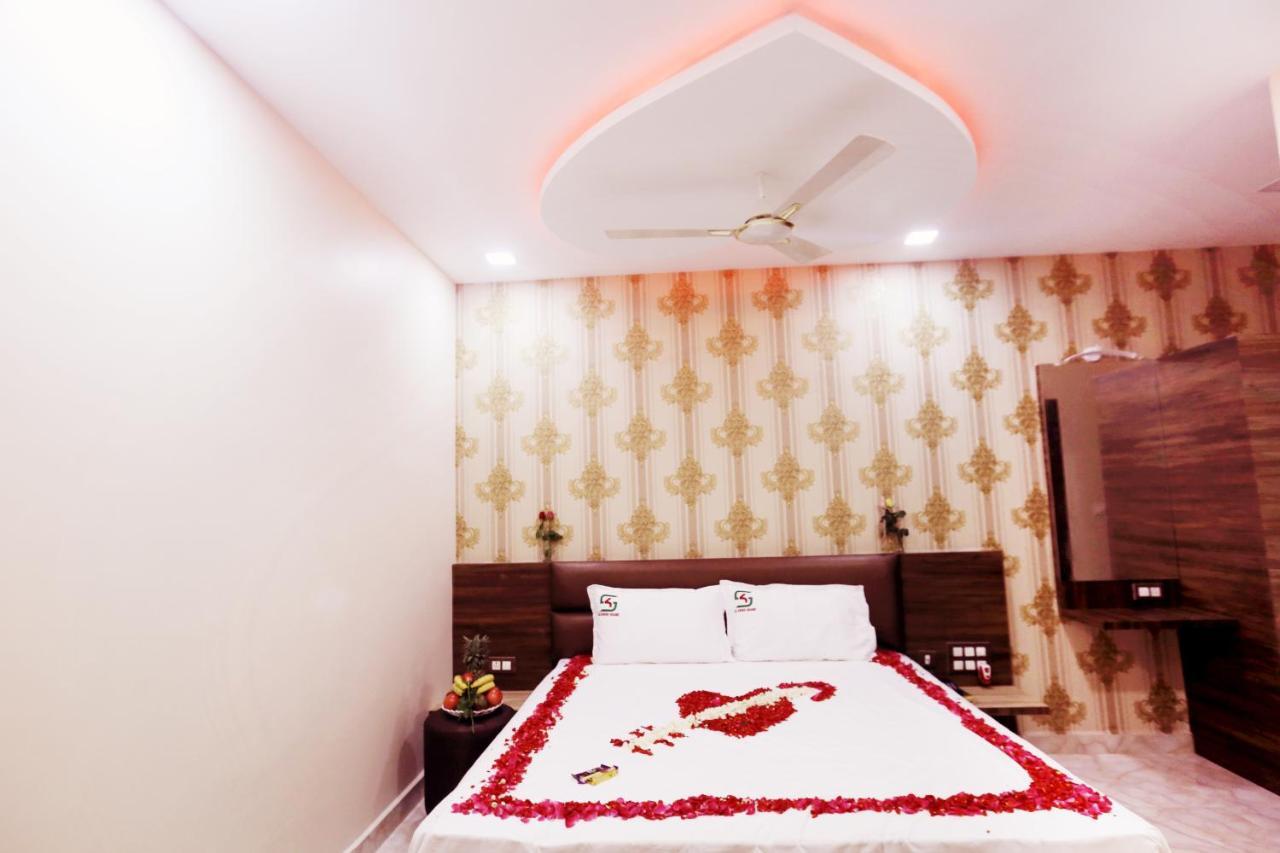 Hotel Sai Krish Grand Csennai Kültér fotó